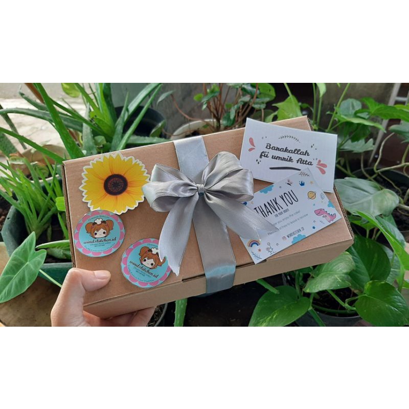 

PAKET HAMPERS. + box, bisa request kartu ucapan