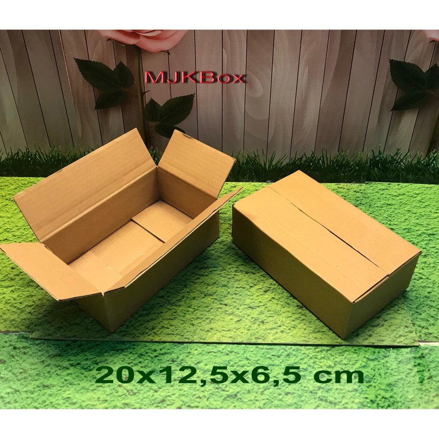 

Kotak Kardus karton Uk. 20x12,5x6,5 cm......Single wall Model Indomie