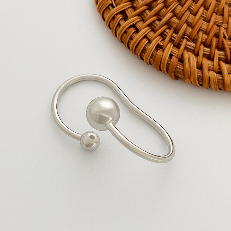 1 Pc Anting Stud Tanpa Lubang Telinga Bentuk Bola Geometris Warna Silver Gaya Korea Untuk Wanita