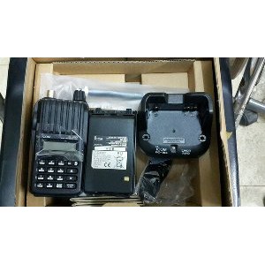 HT ICOM IC V80