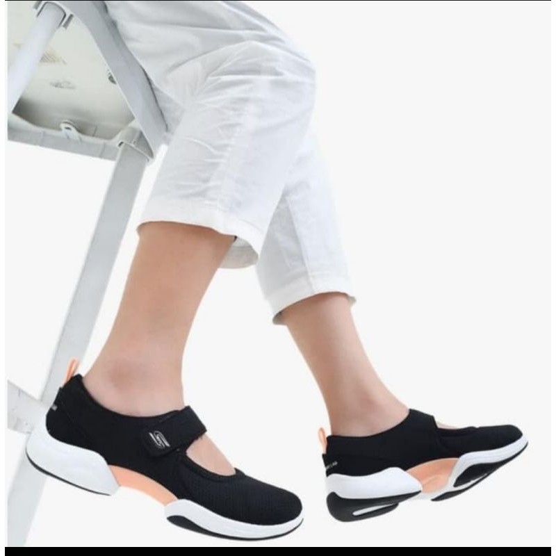 PRELOVED skechers lab intuition black