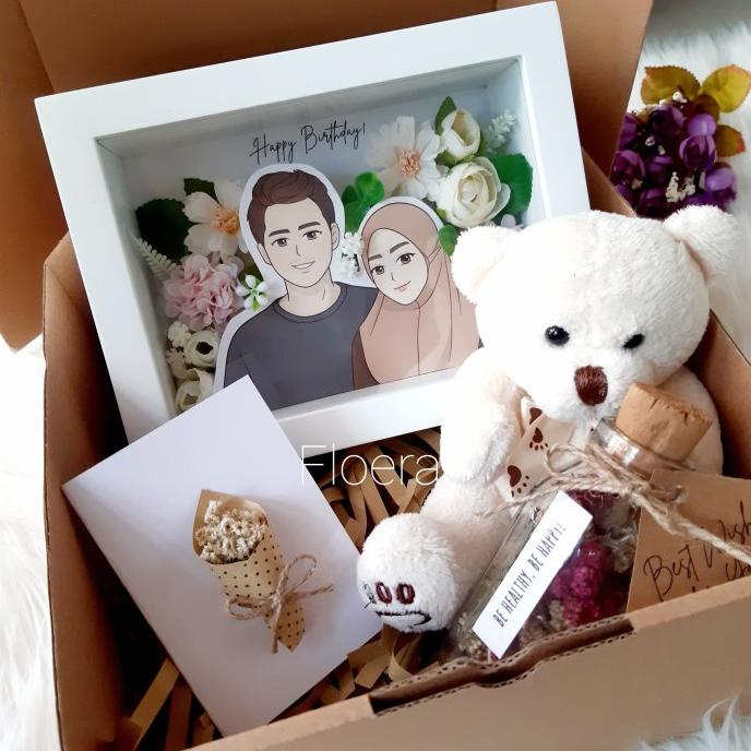 

GIFT BOX HAMPERS HADIAH KADO ULANG TAHUN, WISUDA, ANNIVERSARY DSG54546WE