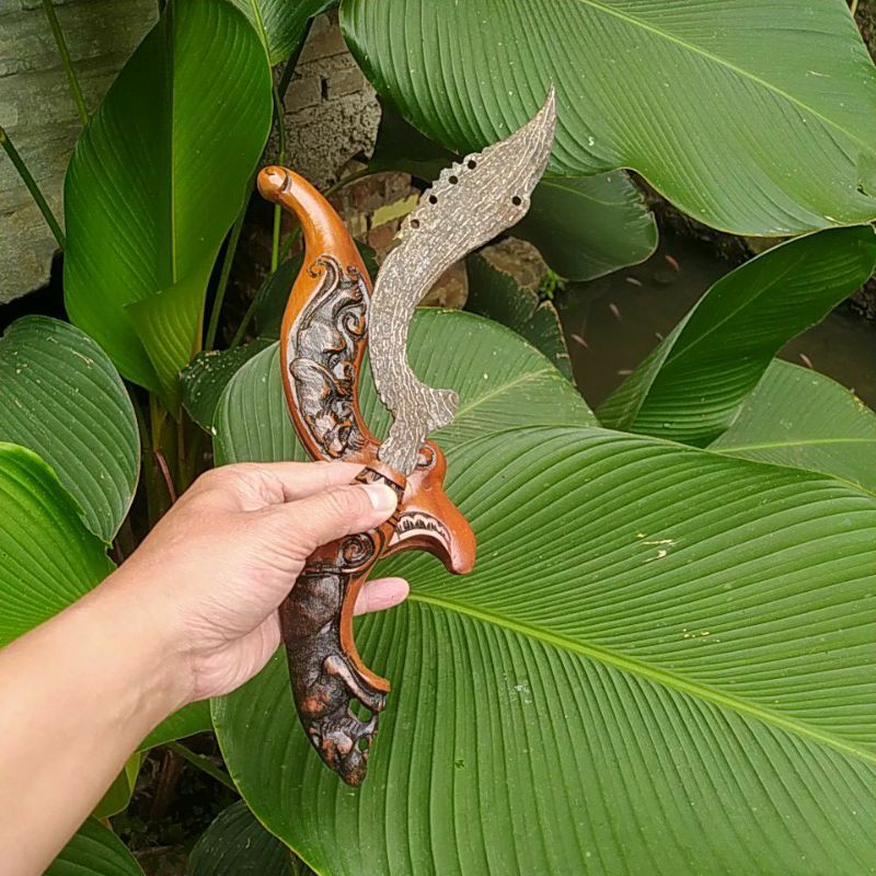 Sovenir Kujang Ukir Baja Cor Model pamor
