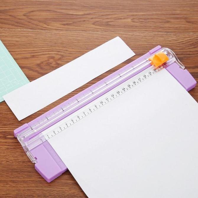 

BUKU & ALAT TULIS PERLENGKAPAN SEKOLAH & KANTOR UNGU PAPER TRIMMER