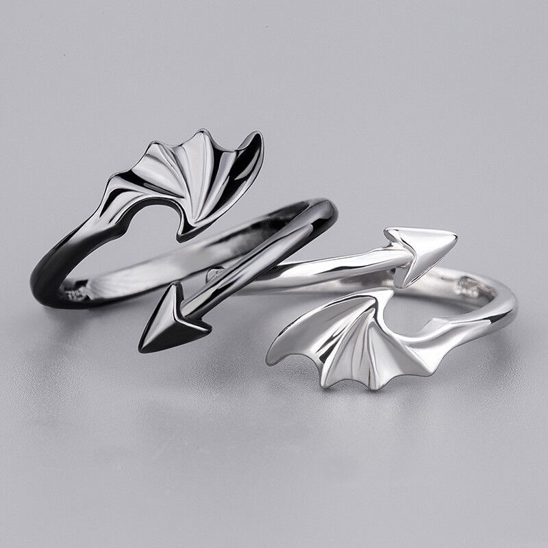 Cincin Desain Angel and Devil Warna Silver Hitam Gaya Hip Hop Untuk Pria Dan Wanita