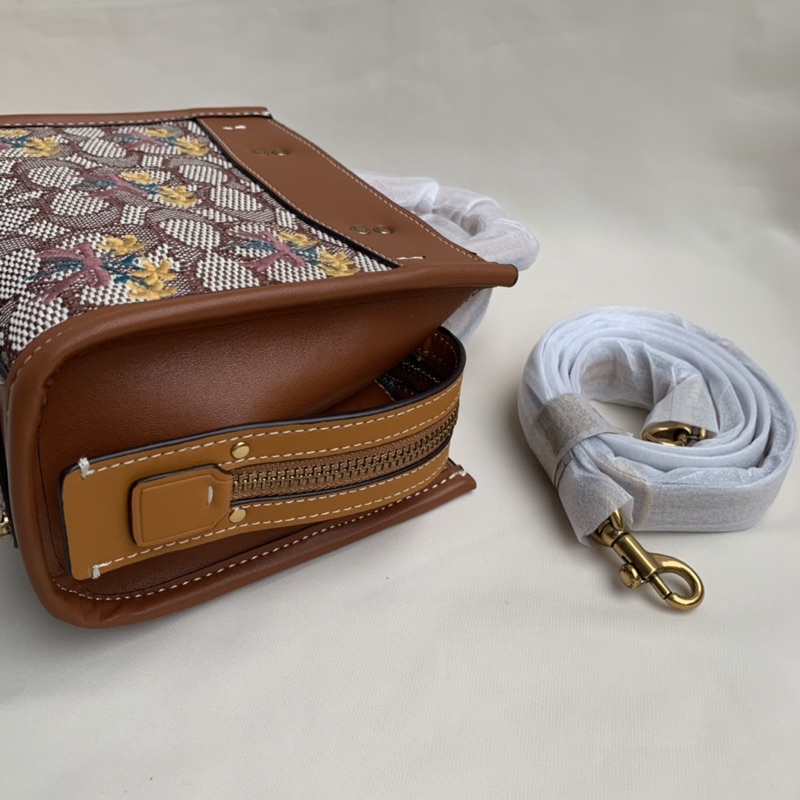 Coach Rogue 17 Signature Textille Jacquard With Boequet Embrodery (C5465)