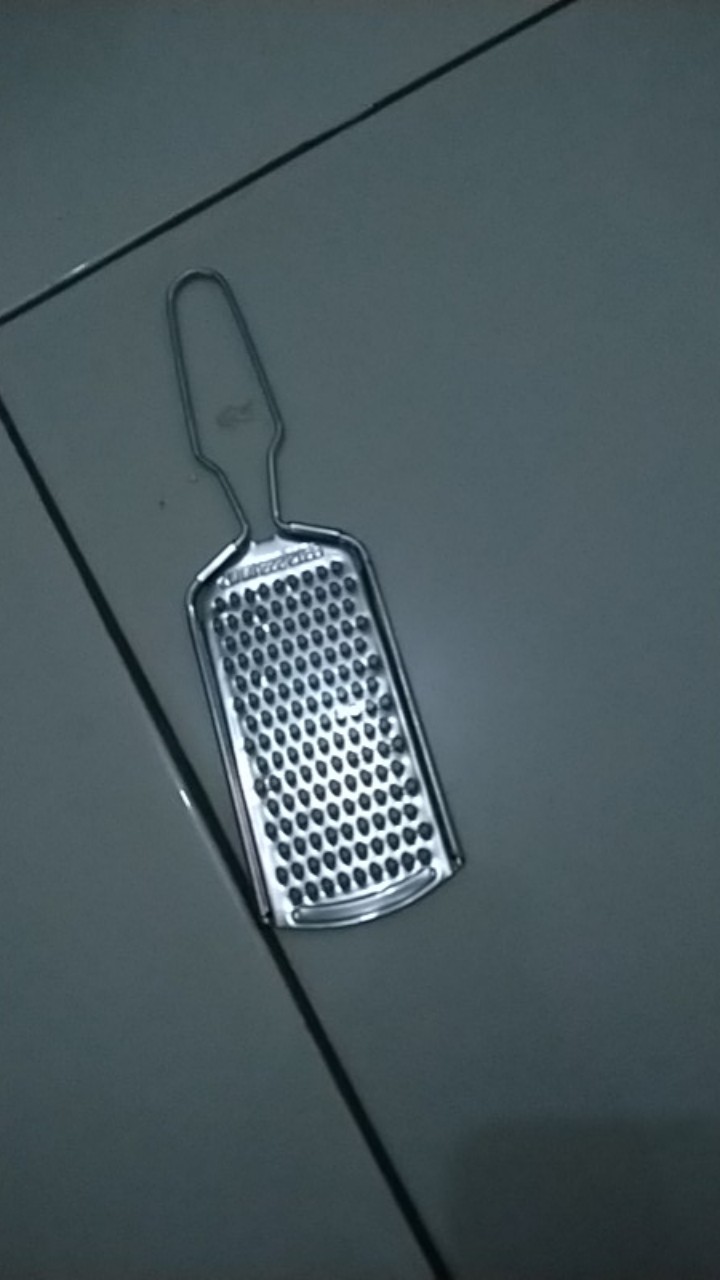 Parutan Keju Stainless / Parutan Serbaguna Stainless