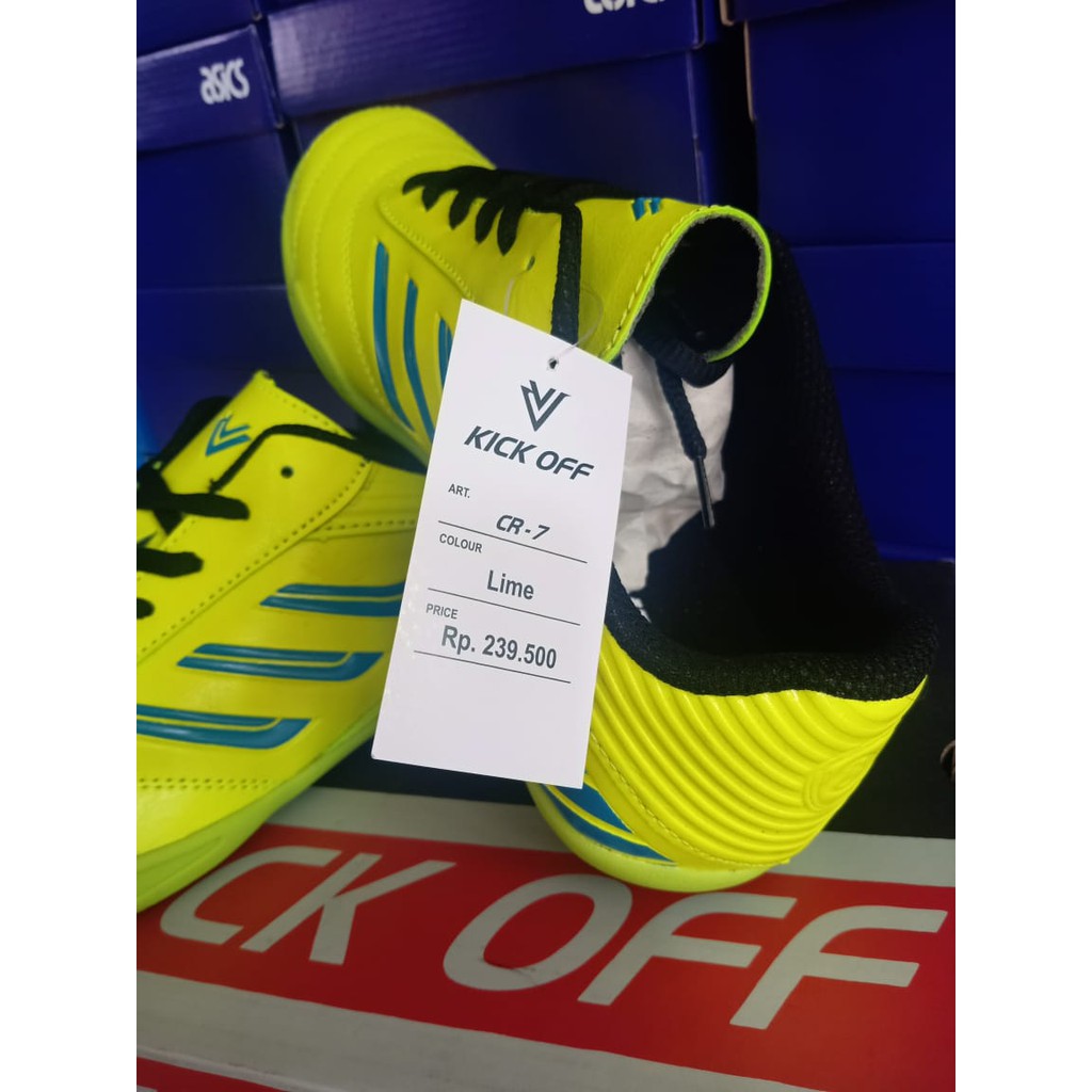 SEPATU FUTSAL " KICK OFF"
