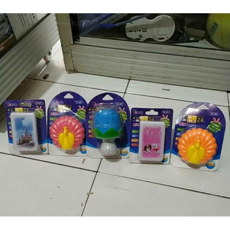 Lampu tidur krakter