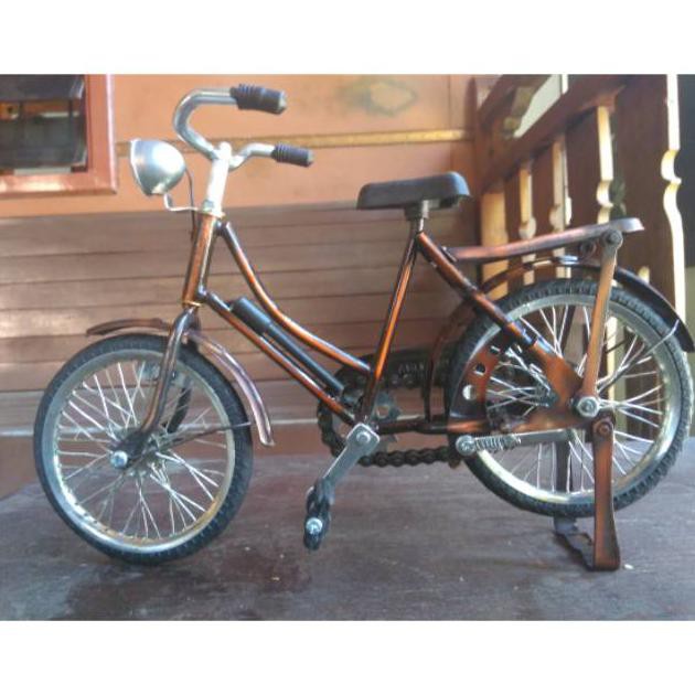 Miniatur Sepeda Onthel Cewek / Miniatur Sepeda Jawa - Sepeda Onthel