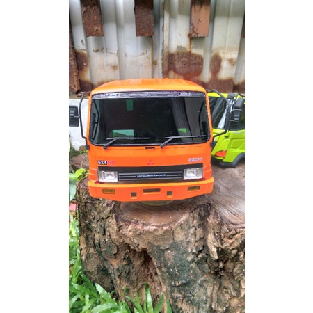 Kabin miniatur truk mitsubishi Fuso 3D skala 1:16