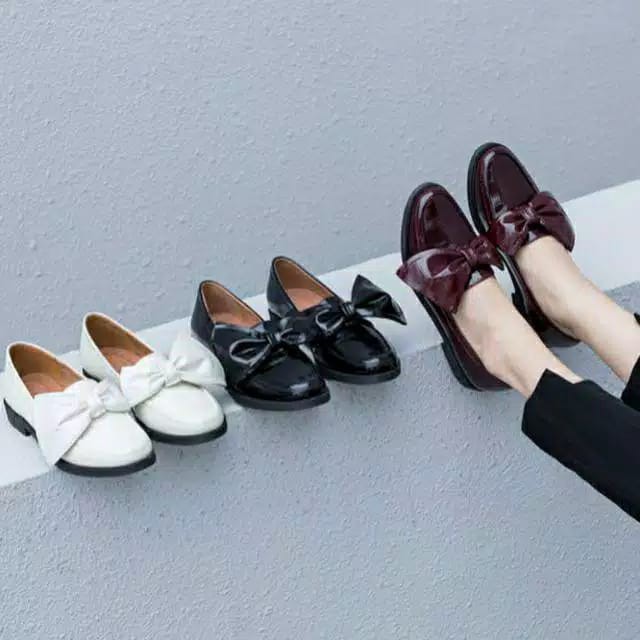 SEPATU DOCMART CASUAL WANITA / LOAFERS FLAT PITA