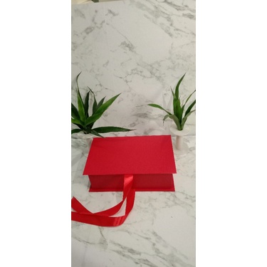 

kotak kado /hampers box/gift box