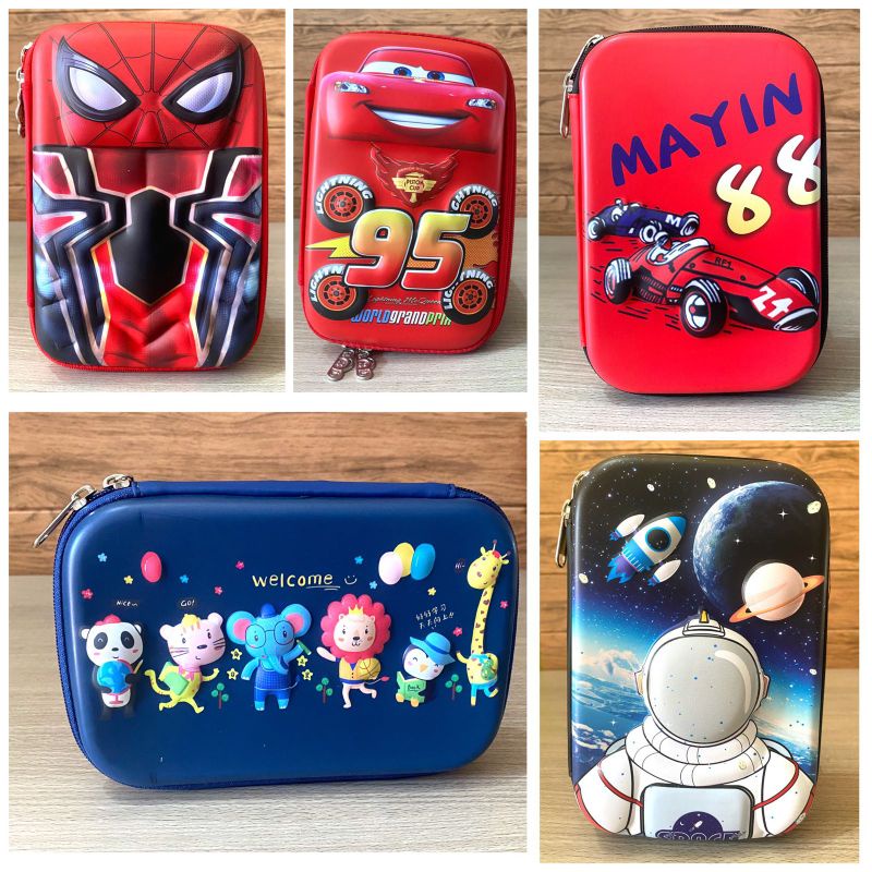 

Tempat Pensil 3D Timbul Motif Spiderman, Cars, Racer, Animal, Astronot