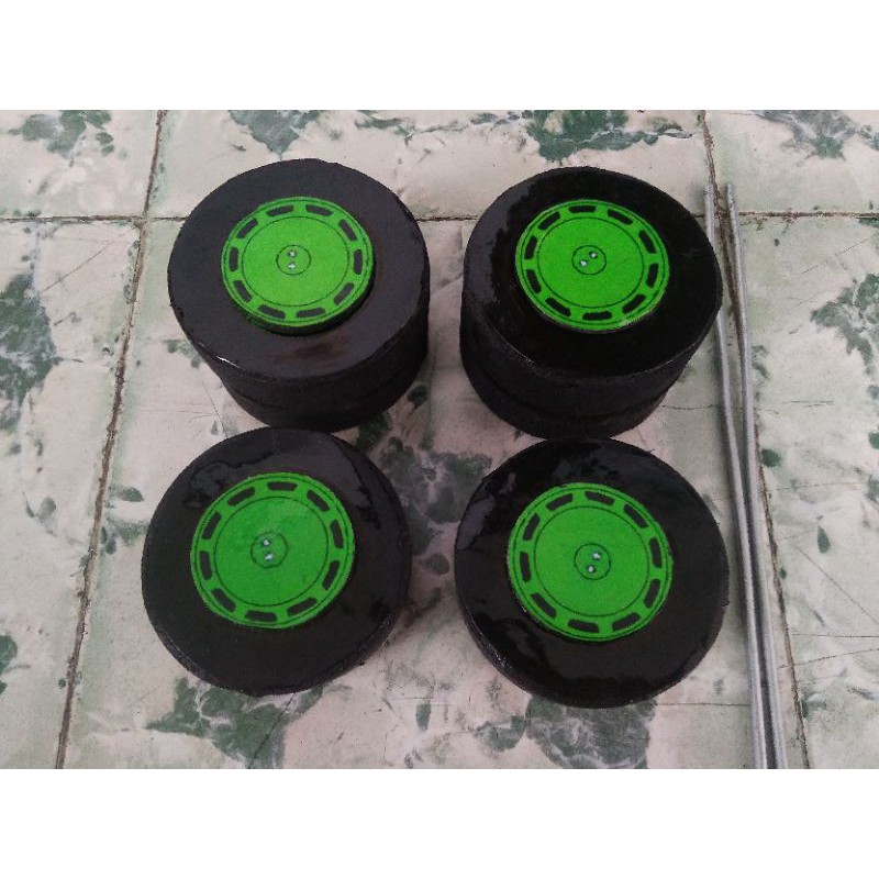 Ban Miniatur Truk Oleng Diameter 7cm Skala 1:14