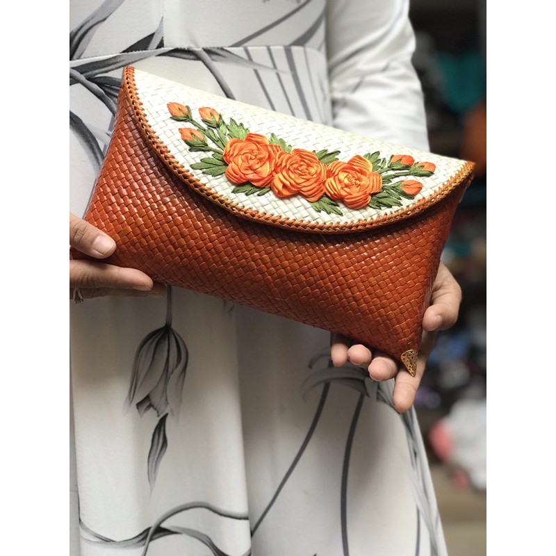 dompet pandan sulam cantik
