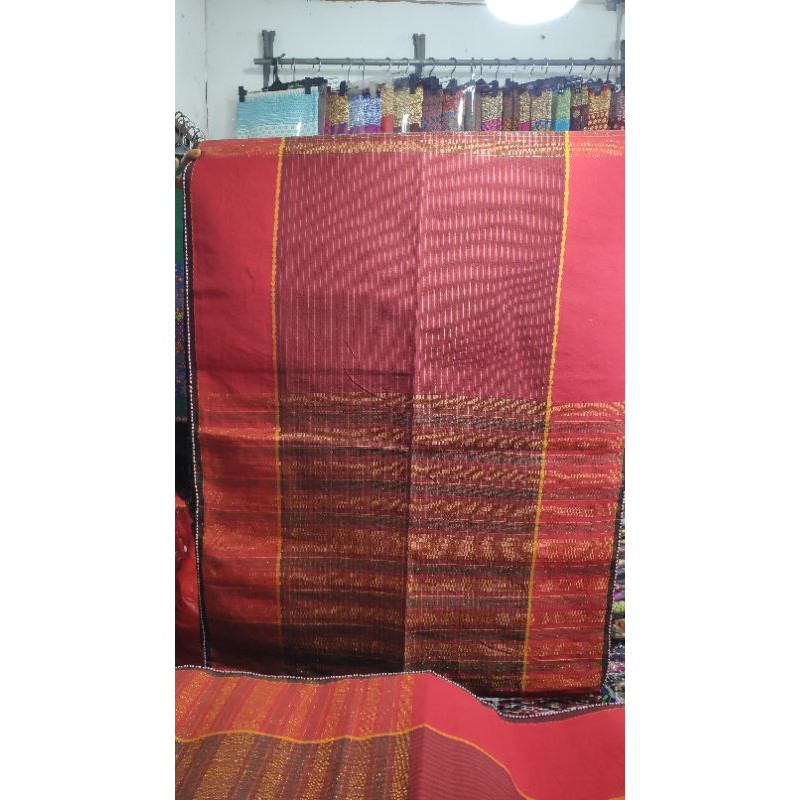 ULOS RAGIHOTANG SIRARA MERAH MARUN.