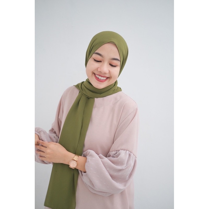 Hprojects - Deejah Shawl (Phasmina Ceruty Armany)