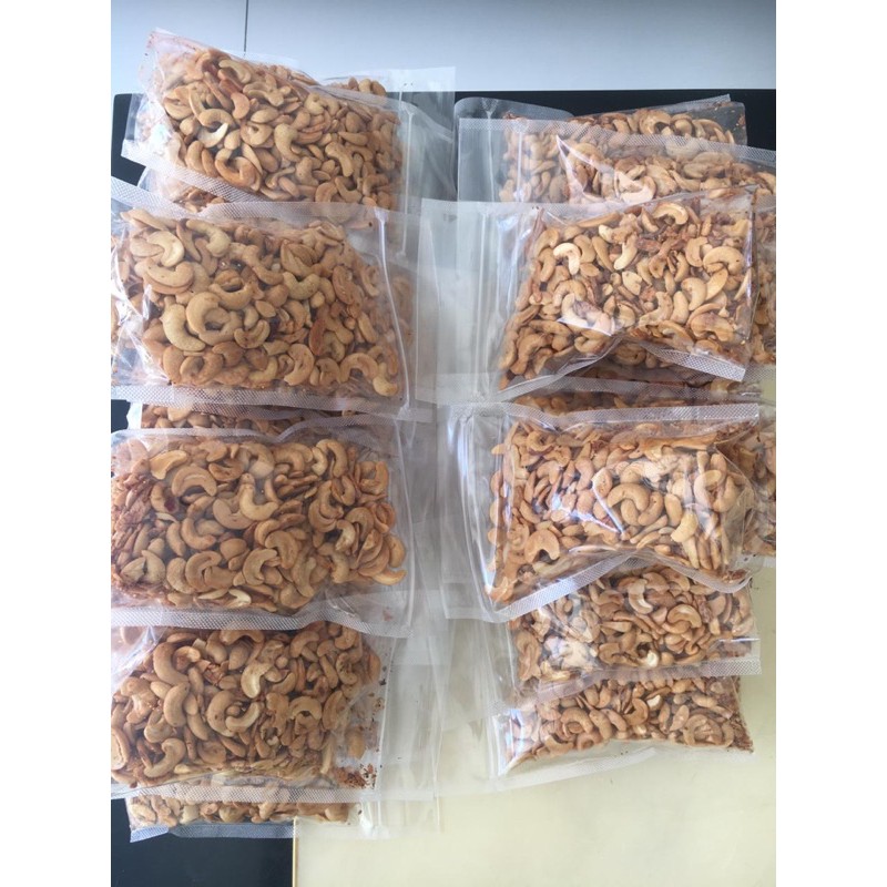 

kacang mete goreng rasa Bawang 250gr. mede / mente goreng / cashew nut