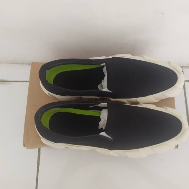 Rafheoo Slip On Black