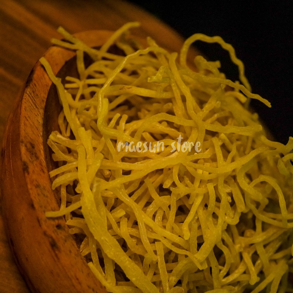 

KERUPUK KUNING PANJANG MENTAH KHAS TEGAL ASIN GURIH RENYAH