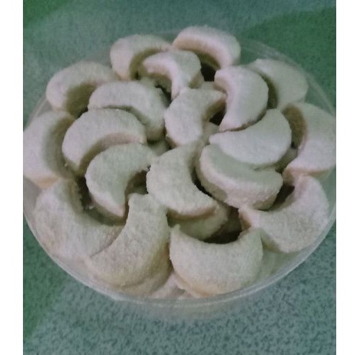 

Kue Puteri Salju by Evellyne Kitchen