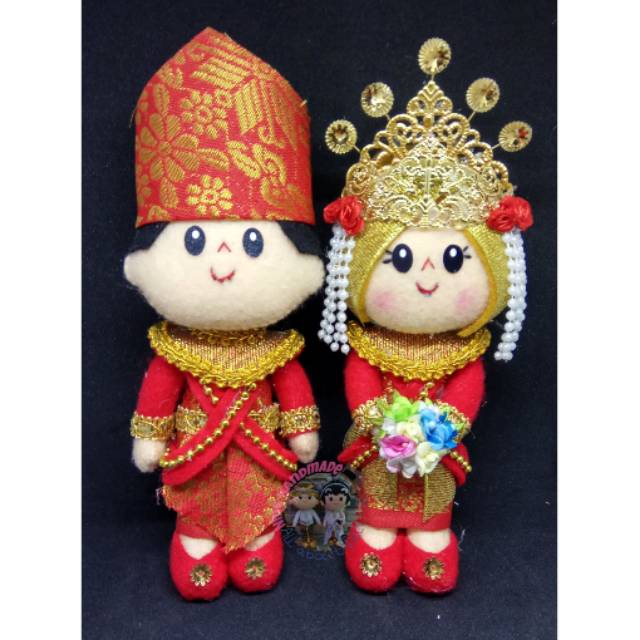 Boneka pengantin Palembang