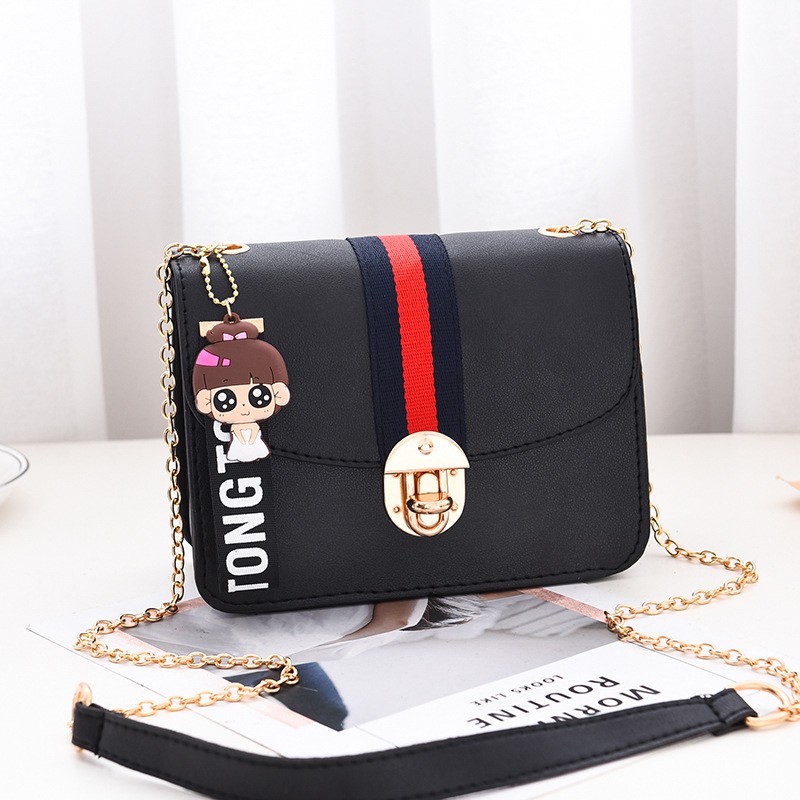 Tas Selempang Cewek Modis Kecil Fashion Gantungan Boneka Lucu WT7119