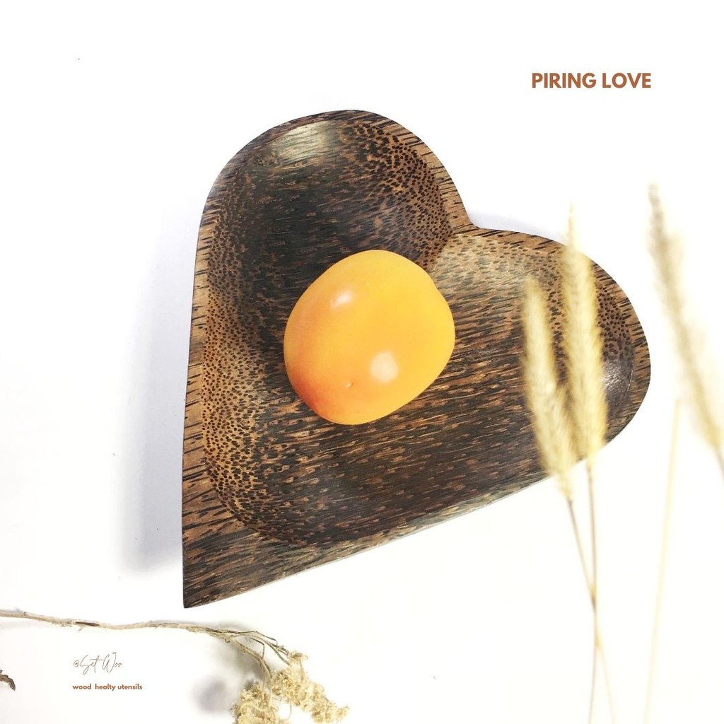 Piring Kayu Love