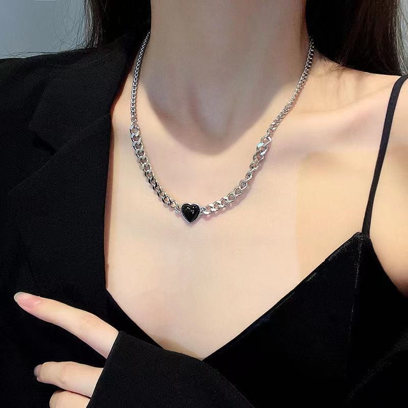 Kalung Rantai Klavikula Bahan Logam Warna Hitam Gaya Korea Untuk Wanita