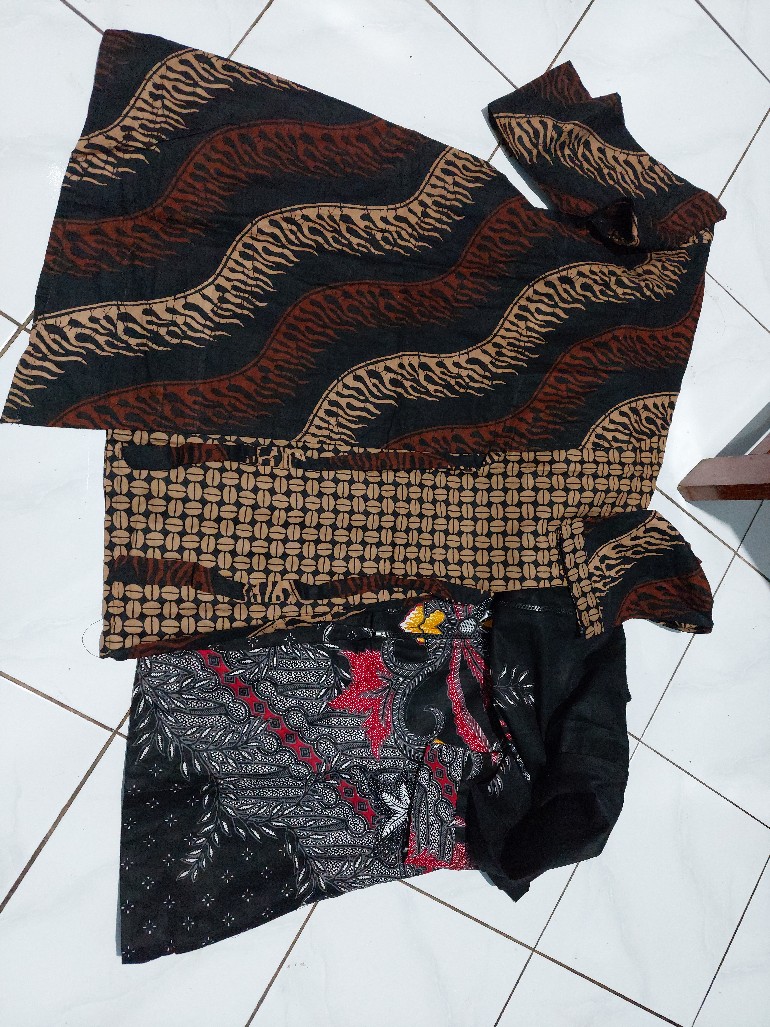 Tunik Batik Wanita Modern Kekinian