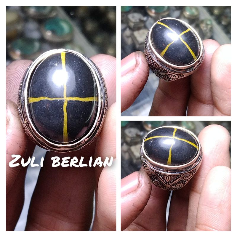 Cincin batu akik tapak jalak emas