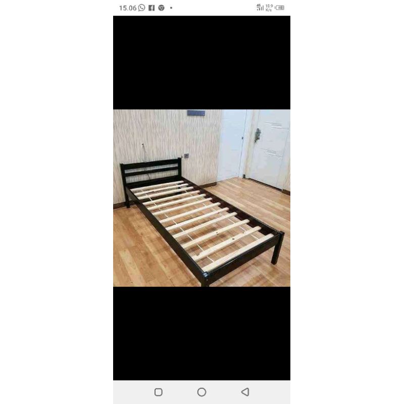 ranjang kayu minimalis