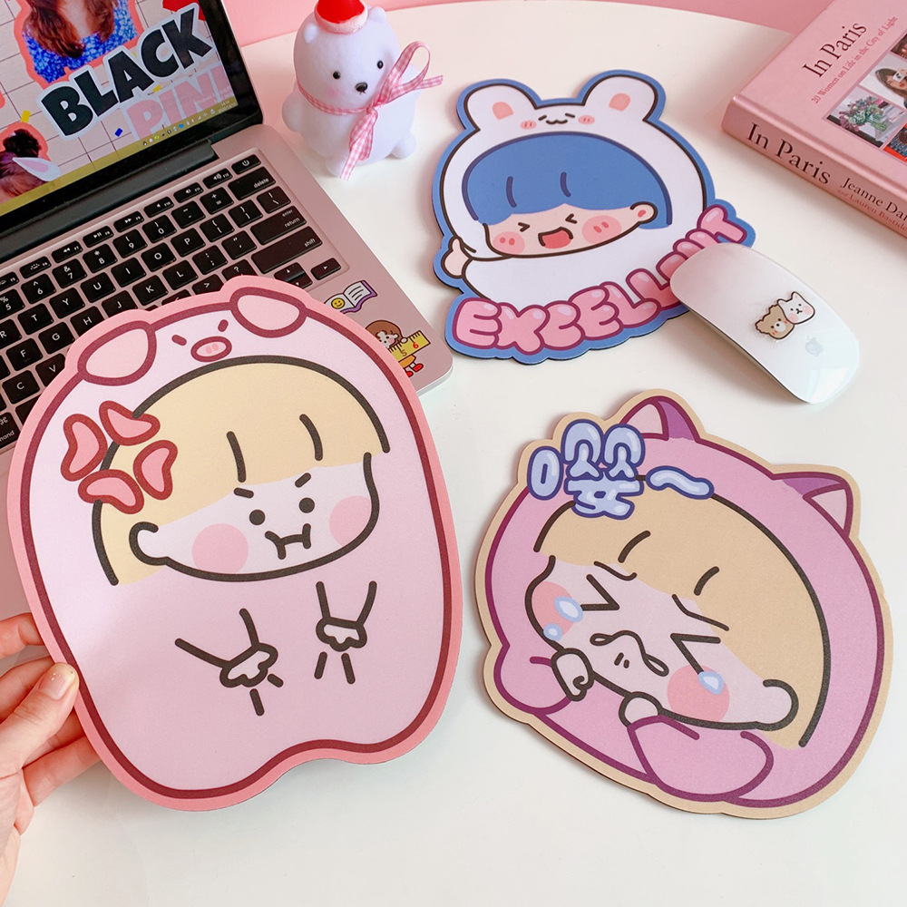 Mouse Pad Motif Kartun Perempuan Warna Pink / Ungu Gaya Korea Tahan Lama Untuk Kantor