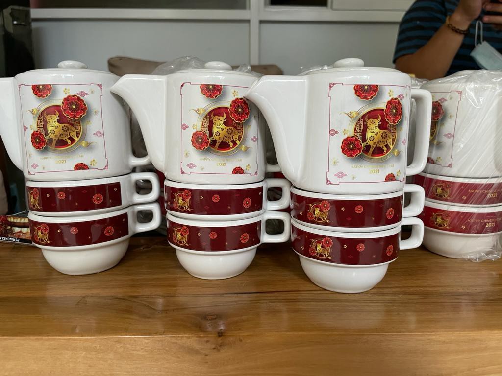 Minim 25pcs Souvenir One Month Hamper / Souvenir Teapot / Teko Susun 2 Cangkir (mika Hard Box)