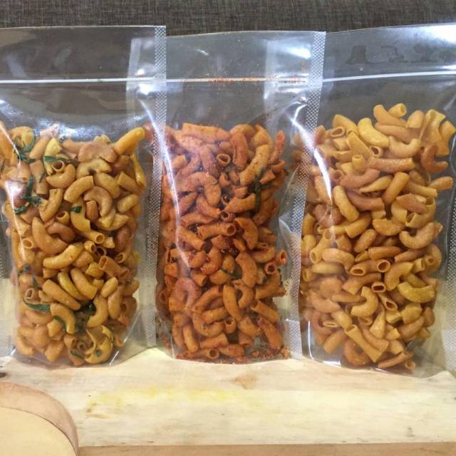 

Makaroni Seuhah Kriuk ~ 100 gr