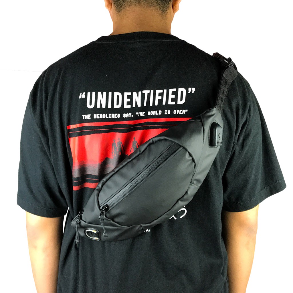 Tas Selempang Waistbag USB Waterproof Pria Wanita