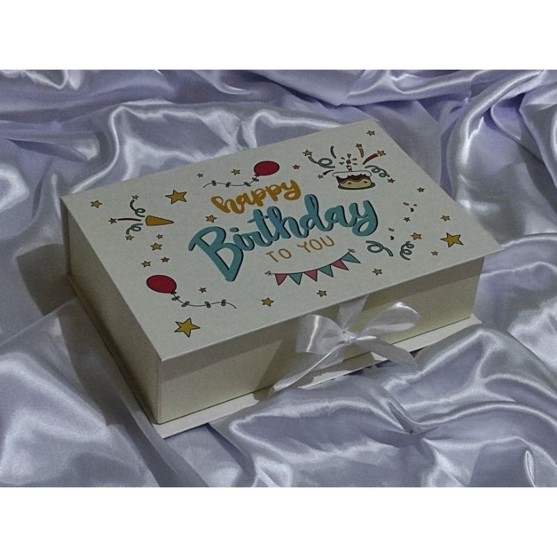 

Hardbox Box Kado Ulang Tahun / Box Hampers Spesial Ready