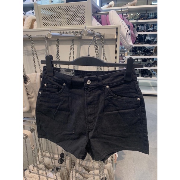 hot pants | celana hnm | celana pendek hnm | jastip hnm| jastipbyasev