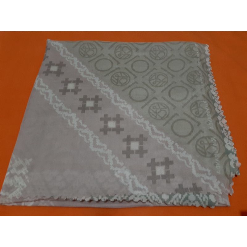 Mina Scarf Ria Miranda