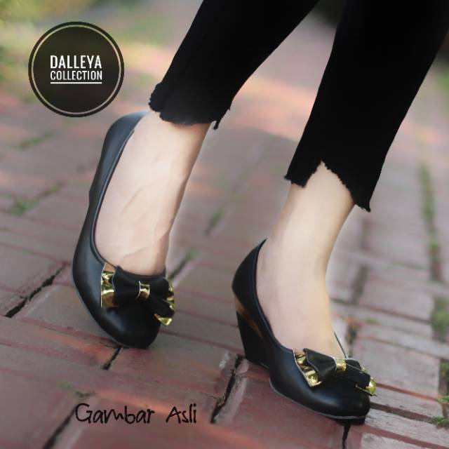 Lilyshoes GURU  dalleya sepatu  wedges wanita  real pict ke 