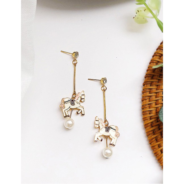 LRC Anting Tusuk Fashion Gold Color Horse Shape Decorated Earrings