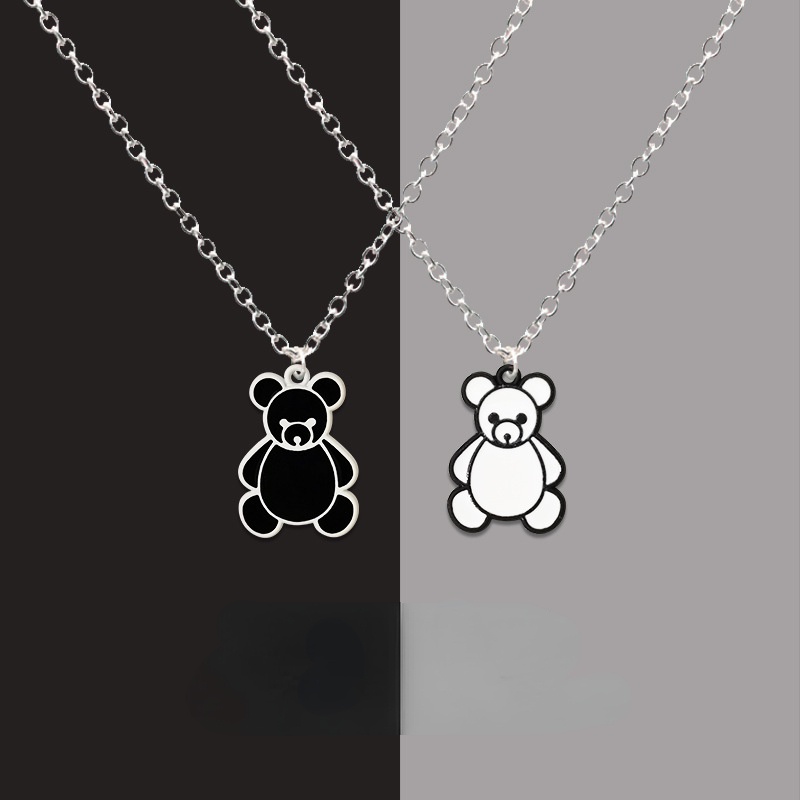 Kalung Rantai Liontin Kartun Beruang Lucu Ala Korea Warna Hitam / Putih Untuk Wanita