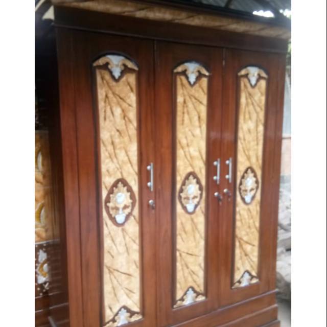 Lemari pintu 3