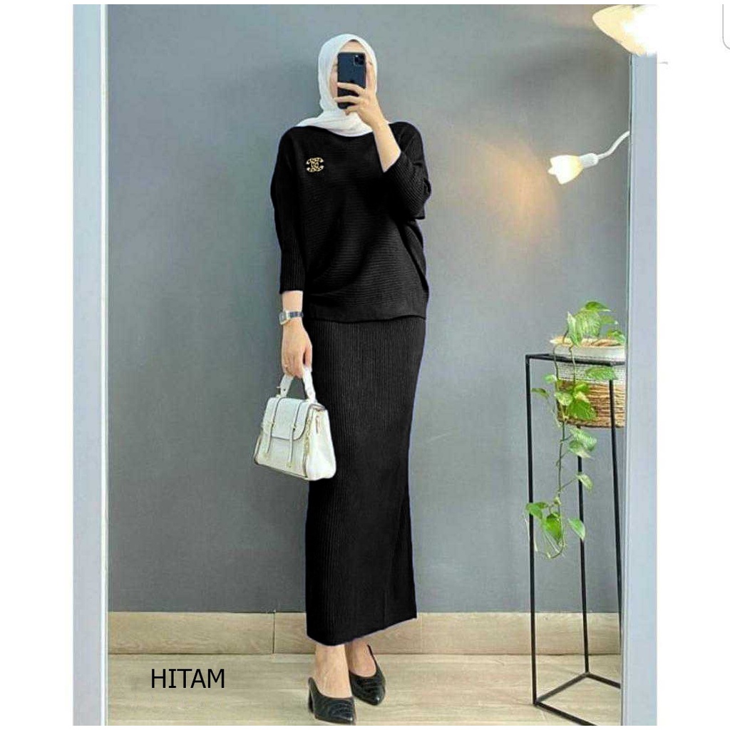 O2 Fashion / Awkarin set knit / bisa cod/bahan premium tebal/mango knit import