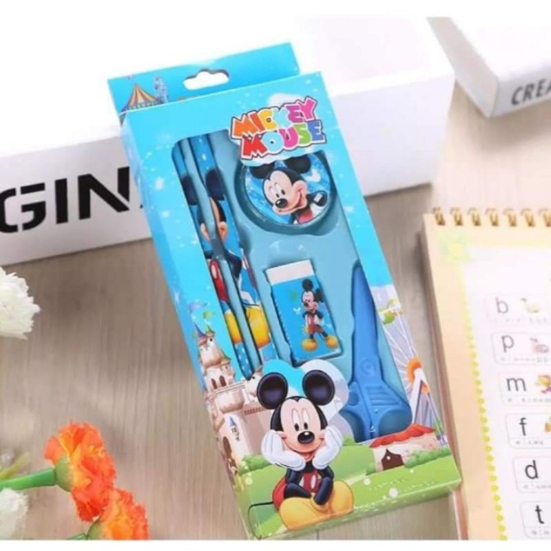 

set alat tulis karakter