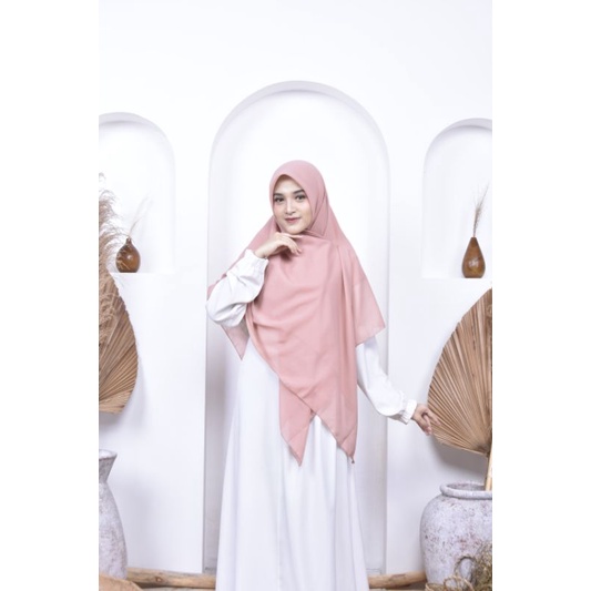 Bella Square Jumbo Syari 140 x 140 cm Hijab Segi Empat Syar'i Kerudung Jilbab Murah-5