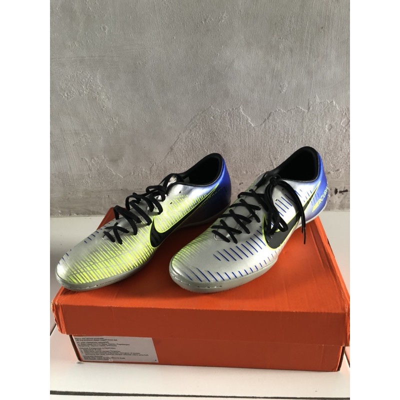 Sepatu Futsal Nike Mercurial Victory NJR