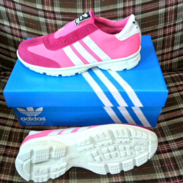 SEPATU ADIDAS JOGING WANITA