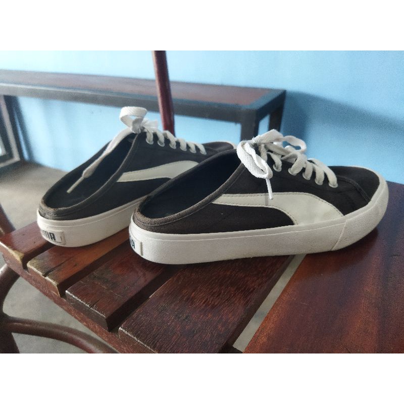 sepatu sneaker puma BARI MULE second bekas